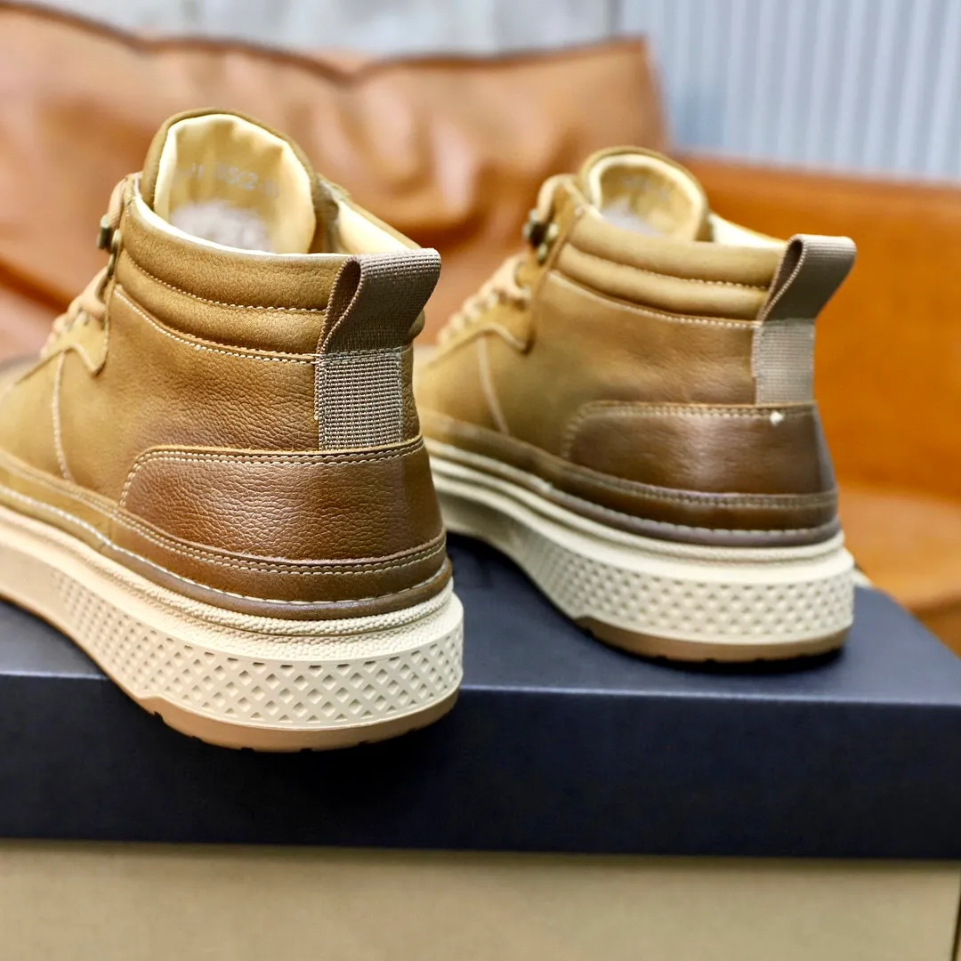 Ex-factory price: 640 thick wool imported from Australia Brand: UGG genuine purchasing agent Size: 39-44 Grade: Official website 1:1 Material: First layer of genuine leather waterproof and antifreeze upper Real wool lining Original non-slip and wear-resistant lightweight and soft outsole Style category: Men's casual shoes Trendy style Comfortable on the feet Color: Real picture color